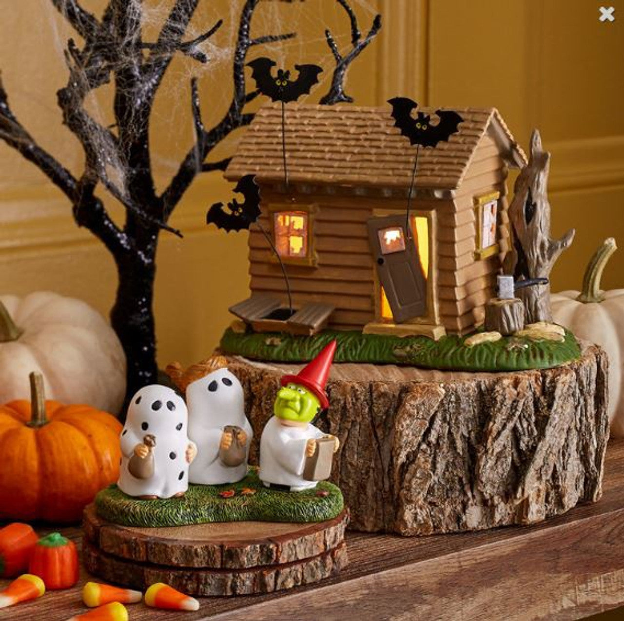 D-56 Halloween Collectible: Peanuts Haunted House