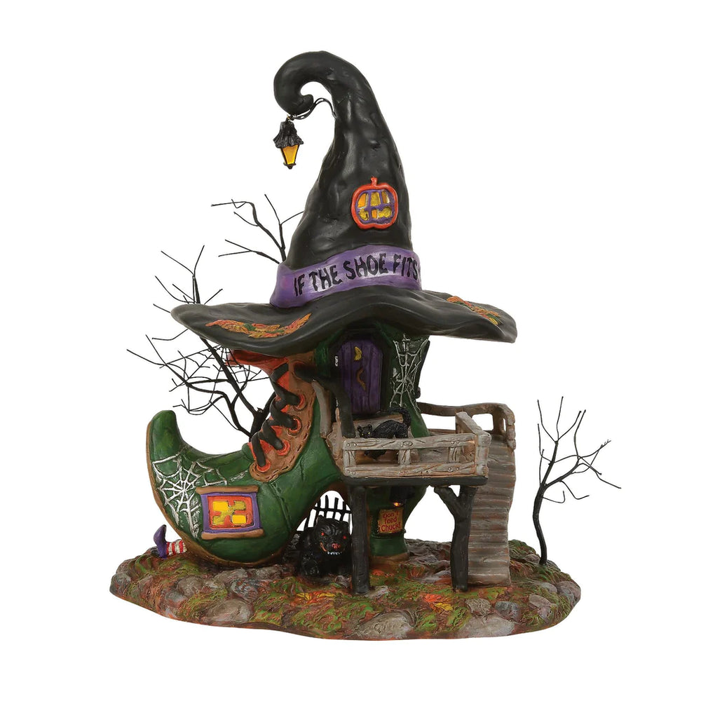 D-56 Halloween Collectible: Esmeralda's Shoe Shop