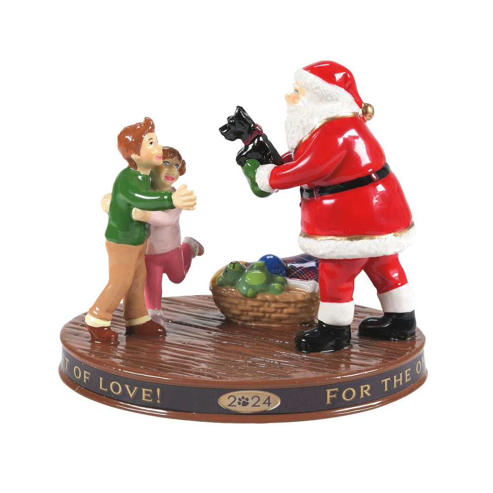 D-56 Collectible: SV Santa Comes To Town 2024