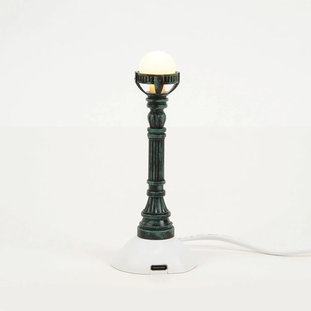 
                  
                    D-56 Village Accessory: Lamp Post Copper
                  
                