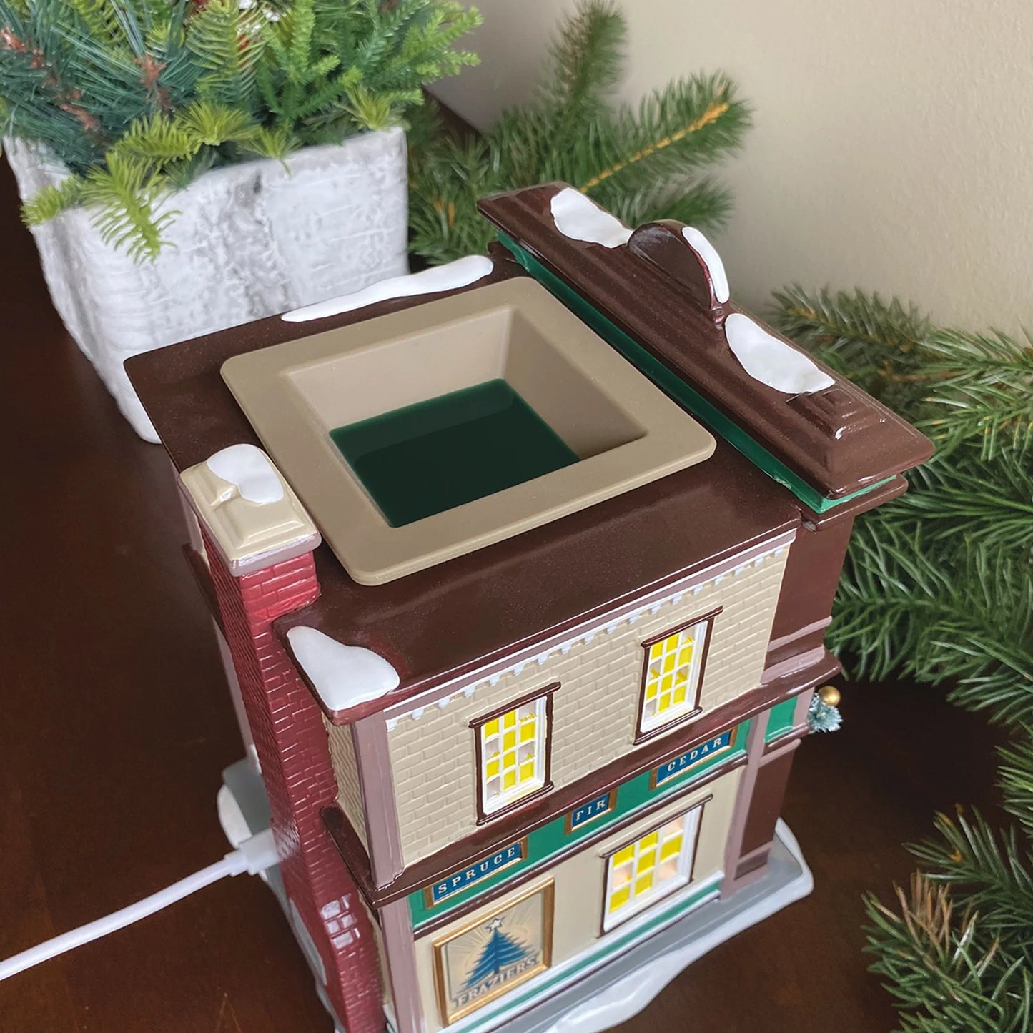 
                  
                    D-56 Collectible: SV Frazier's Fresh & Festive
                  
                