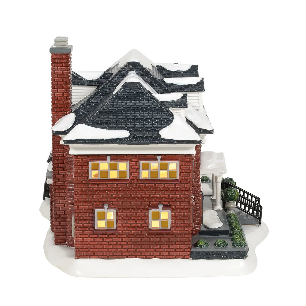
                  
                    D-56 Collectible: SV The McCallister Home
                  
                